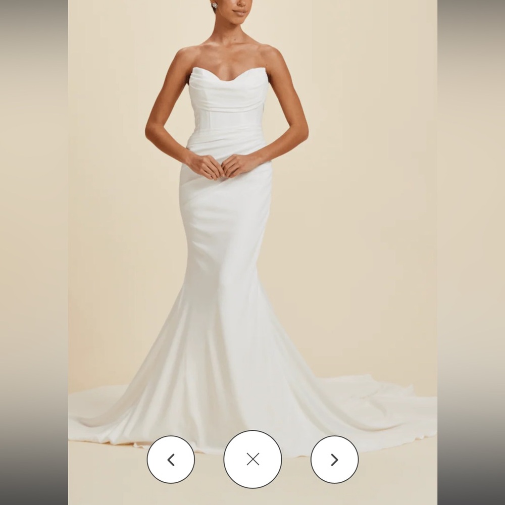Luxe Redux Privee Emory, never been worn